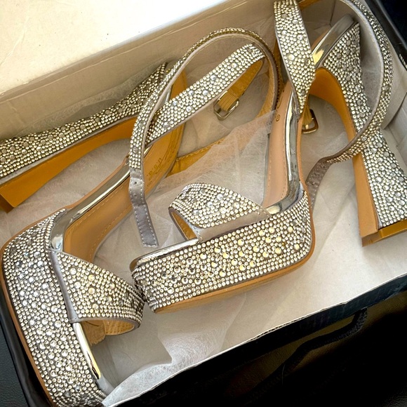 Silver crystal heels, gorgeous in person. - Picture 1 of 4